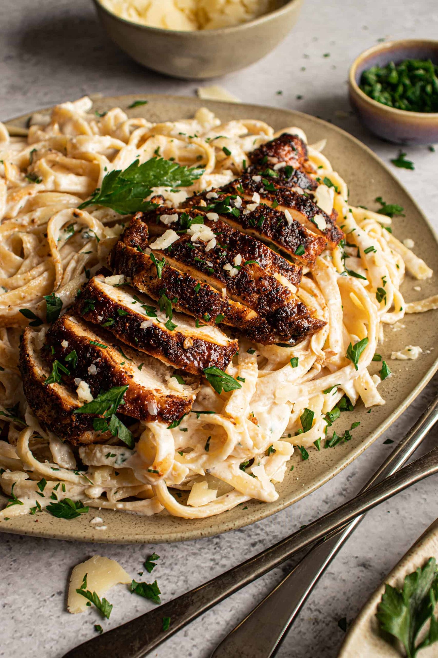 Roasted Garlic Chicken Alfredo Pasta